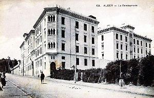 ALGER - GENDARMERIE - ZOUAVE EN FACTION